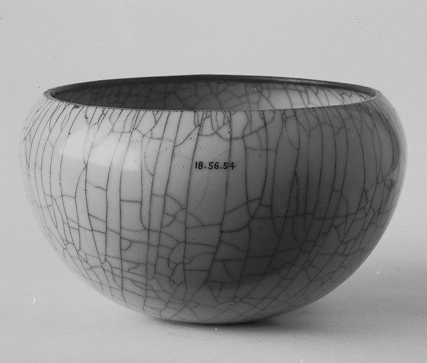 An eighteenth-century bowl shows how later potters deliberately revisited Guan crackle.
