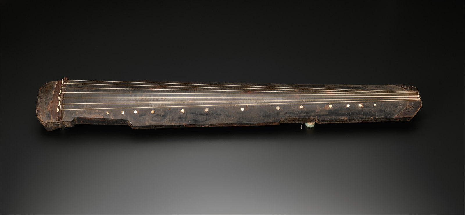 Historic guqin commissioned for the princely household of Lu.